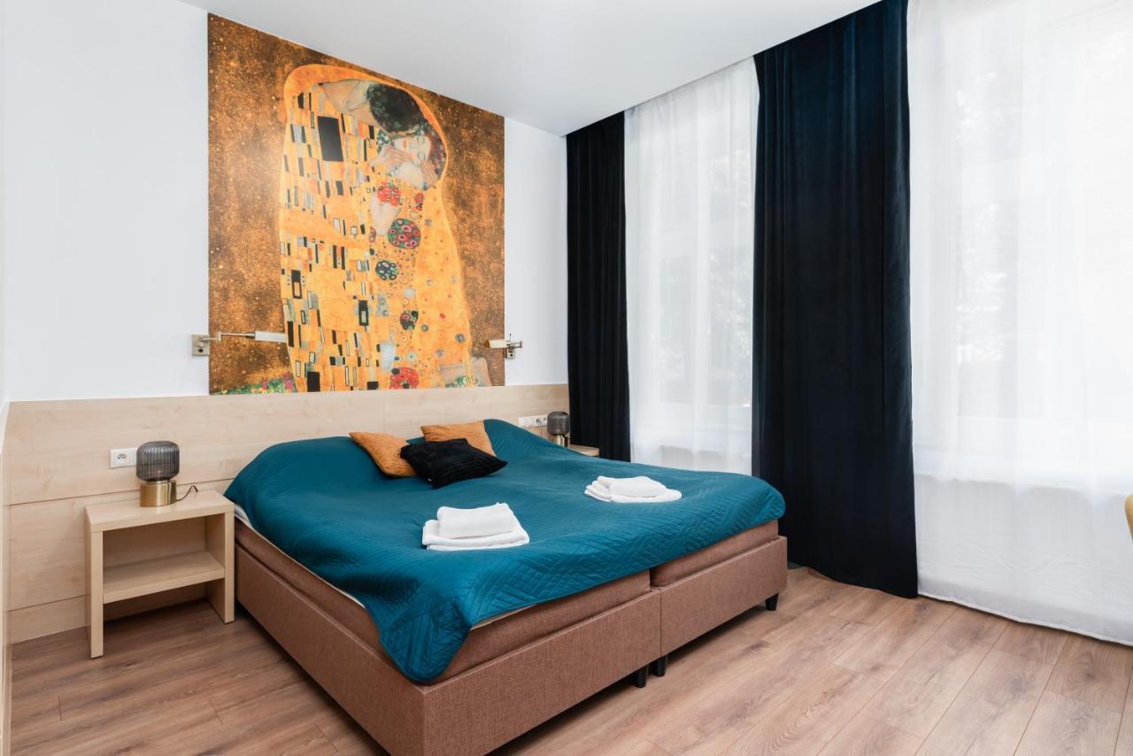 Matejki- Brokatowy Apartament Poznań